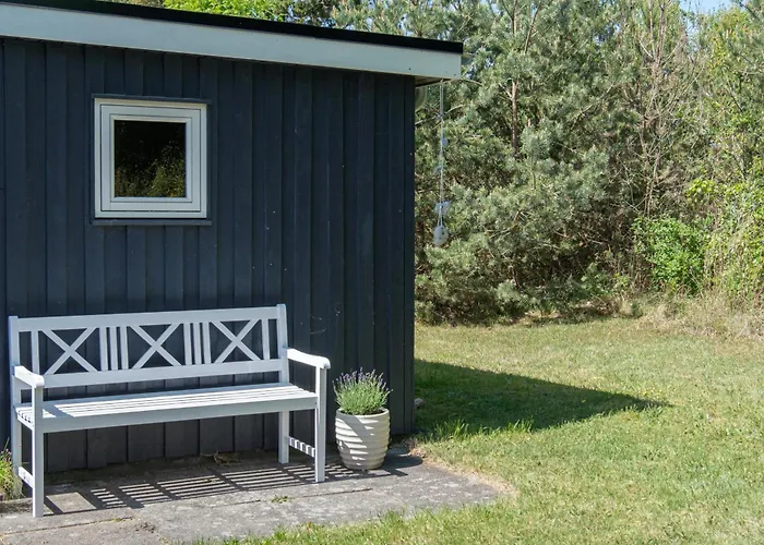 Well-maintained Close To A Popular Bathing * Ebeltoft